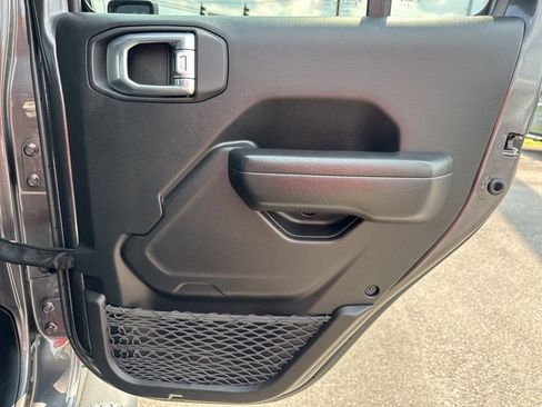 Used 2023 Jeep Gladiator Willys image 16