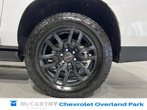 Used 2022 GMC Yukon XL AT4 AWD/4WD image 38