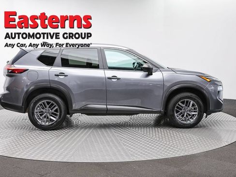 Used 2024 Nissan Rogue S AWD/4WD image 4