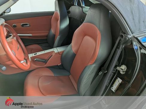 Used 2006 Chrysler Crossfire Limited RWD image 16