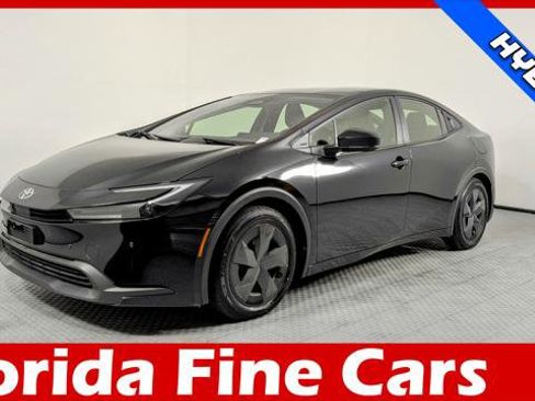 Used 2024 Toyota Prius LE image 1