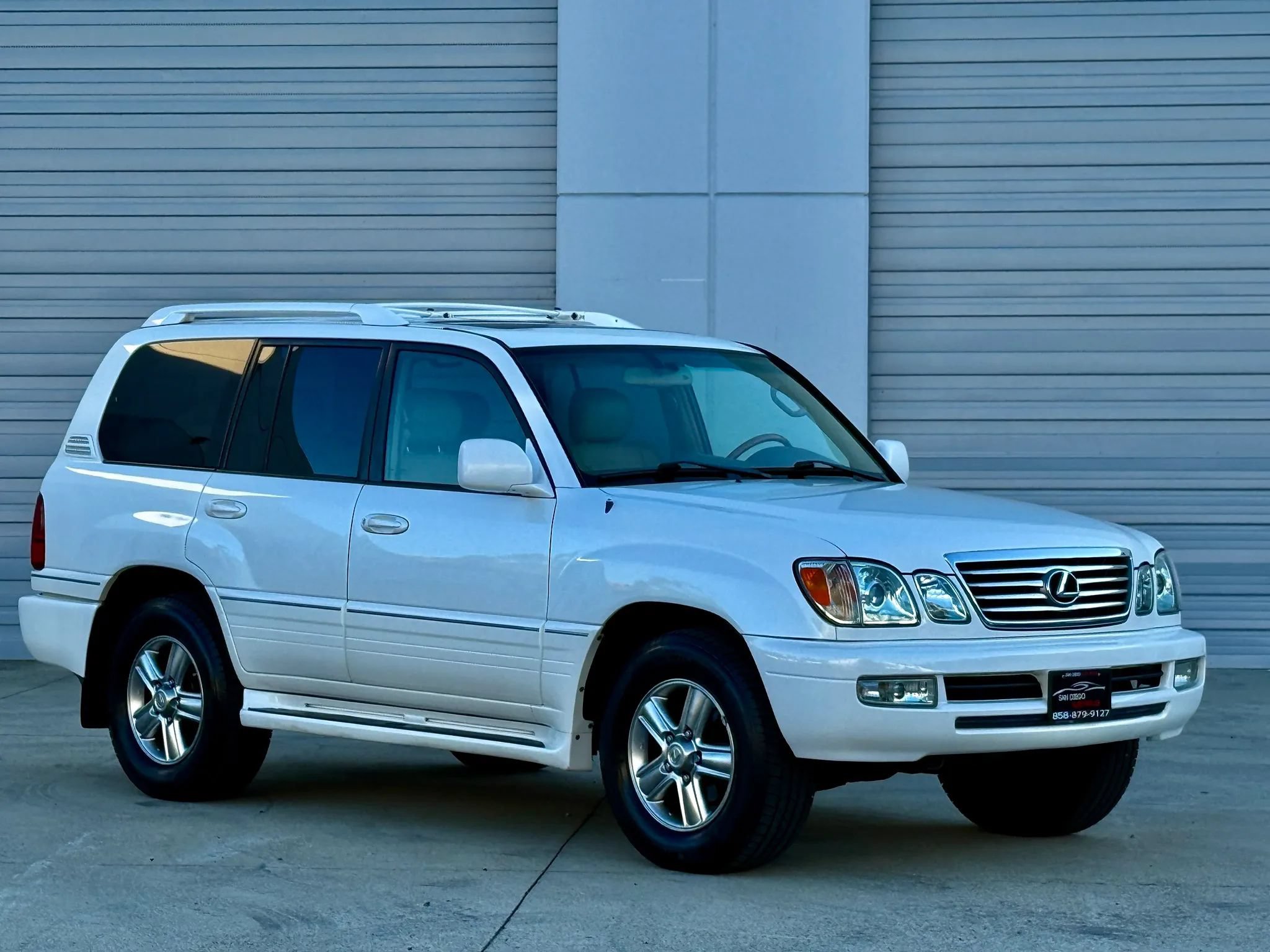 Used 2006 Lexus LX 470 4WD w/ Preferred Accessory Pkg image 1