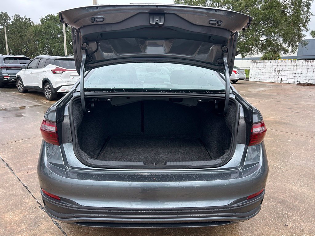 Used 2026 Volkswagen Jetta SE FWD image 42