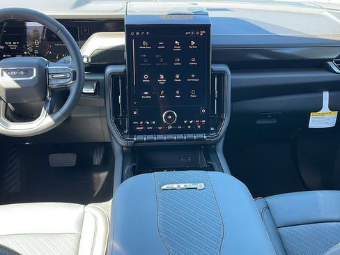 New 2026 GMC Yukon XL AT4 AWD/4WD image 16