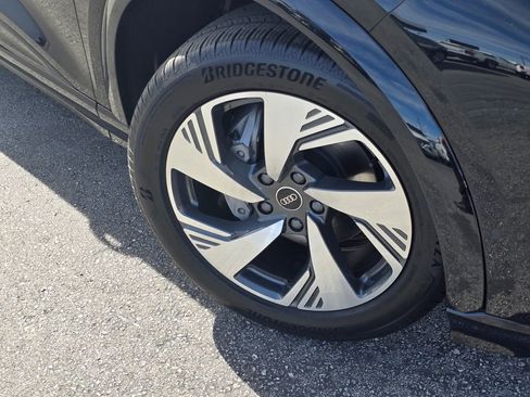 Used 2025 Audi Q6 e-tron Premium Plus w/ Premium Plus image 18