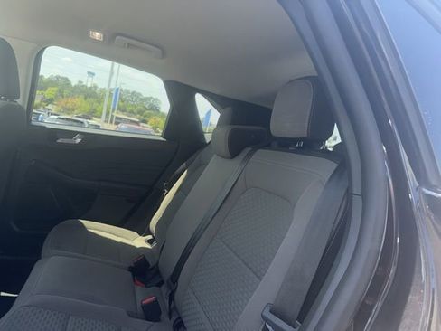 Used 2021 Ford Escape SE w/ SE Sport Appearance Package image 8