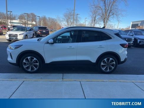 Certified 2024 Ford Escape Platinum w/ Premium Technology Package image 4