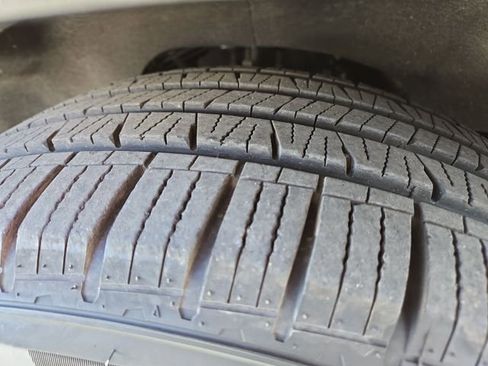 Used 2024 Jeep Wagoneer L Series III w/ Flexible Seating Group image 8