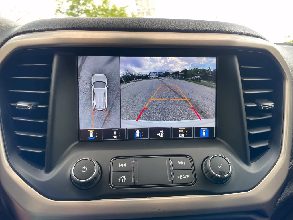 Used 2023 GMC Acadia Denali w/ Denali Ultimate Package FWD image 21