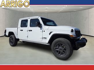 New 2026 Jeep Gladiator Sport video 1