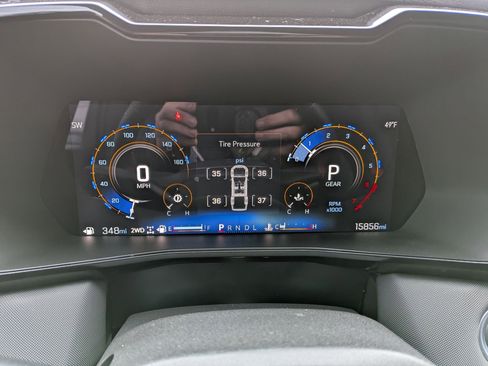 Used 2024 Chevrolet Colorado Z71 w/ Z71 Convenience Package 2 image 13