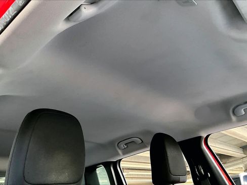 Used 2018 Jeep Renegade Latitude image 13