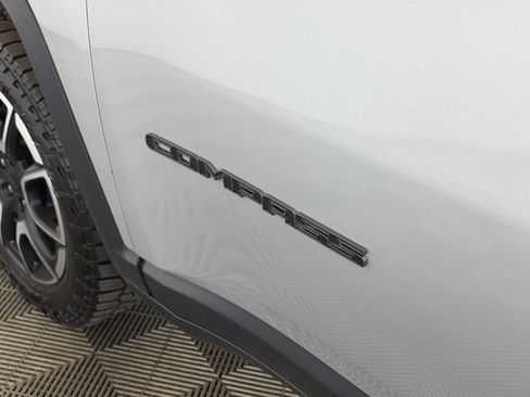 Used 2024 Jeep Compass Trailhawk image 17