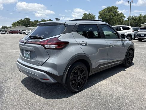 Used 2023 Nissan Kicks SR w/ SR Premium Package FWD image 5