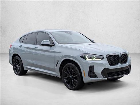 Used 2024 BMW X4 xDrive30i w/ Premium Package AWD/4WD image 3