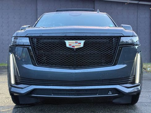 Used 2022 Cadillac Escalade Sport Platinum w/ Heavy-Duty Trailer Package AWD/4WD image 3