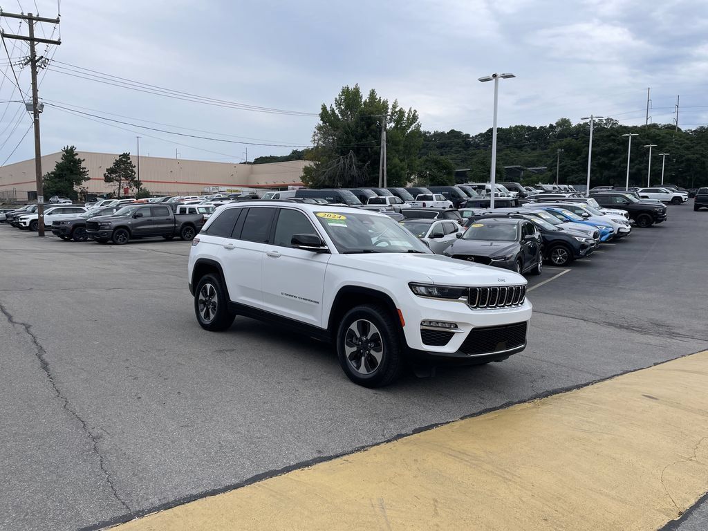 Used 2024 Jeep Grand Cherokee Limited 4xe AWD/4WD image 4