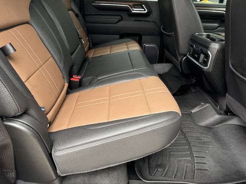 Used 2024 Chevrolet Silverado 2500 High Country w/ Technology Package image 18