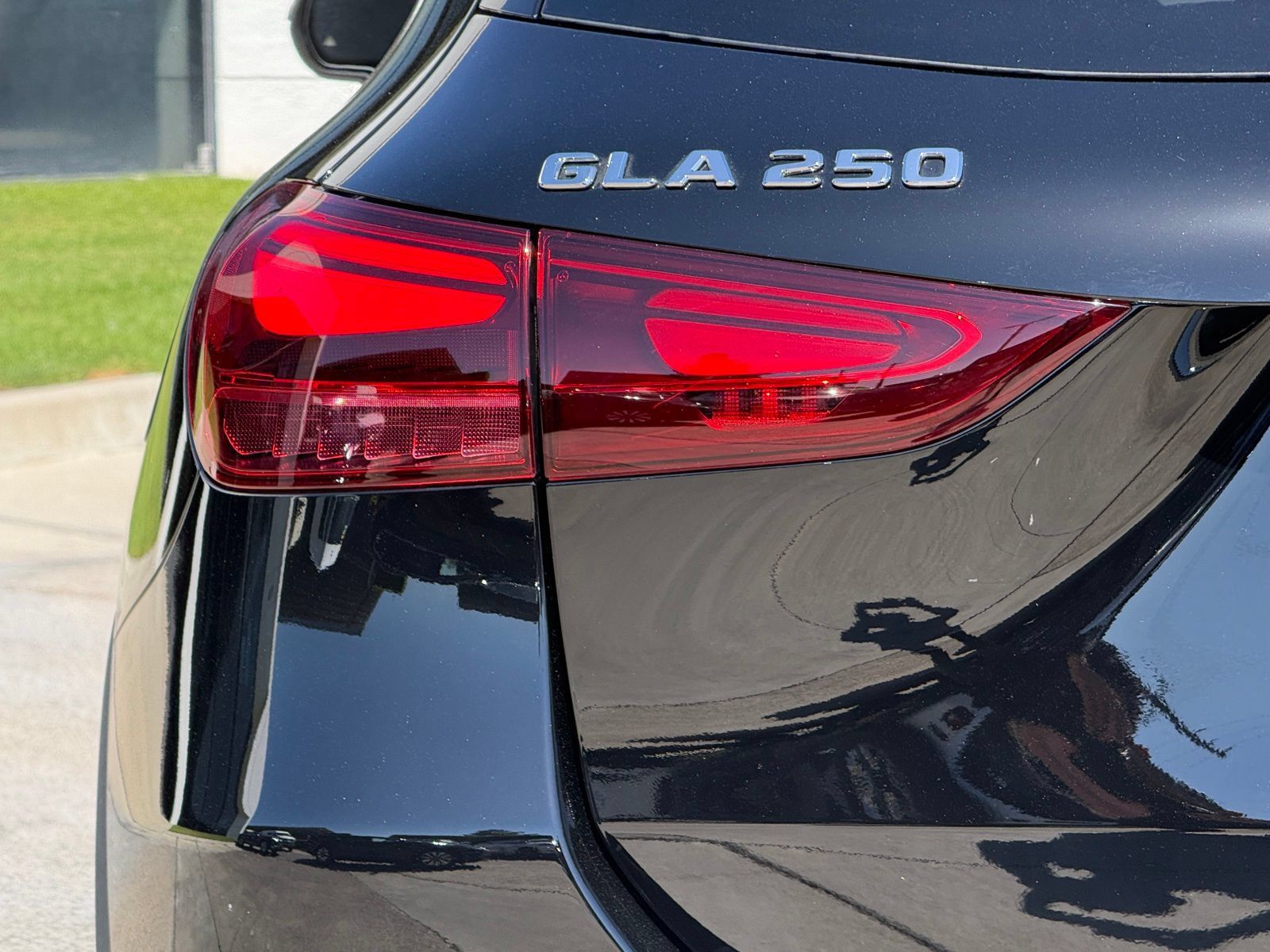 Used 2025 Mercedes-Benz GLA 250 image 11