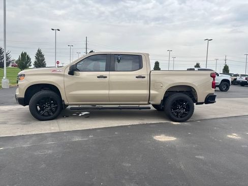 Certified 2022 Chevrolet Silverado 1500 Custom Trail Boss w/ LPO, Dark Essentials Package AWD/4WD image 6