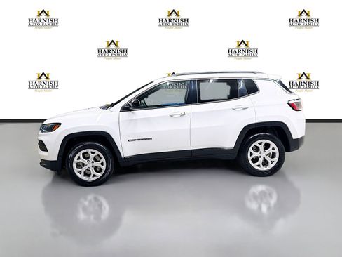 Used 2024 Jeep Compass Latitude AWD/4WD image 8