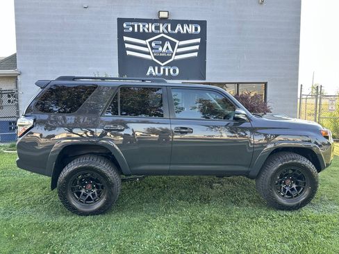 Used 2024 Toyota 4Runner TRD Off-Road Premium w/ Off Road Premium Plus Package AWD/4WD image 5