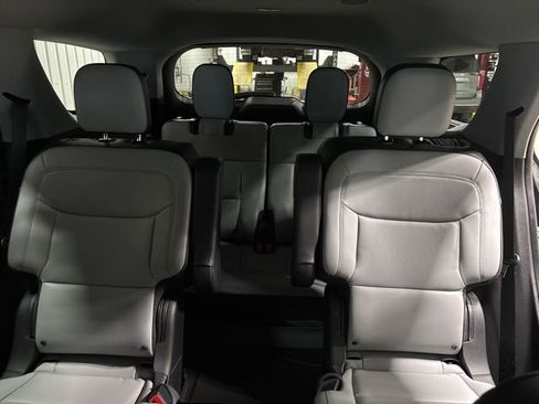 Used 2021 Ford Explorer XLT w/ Equipment Group 202A image 20