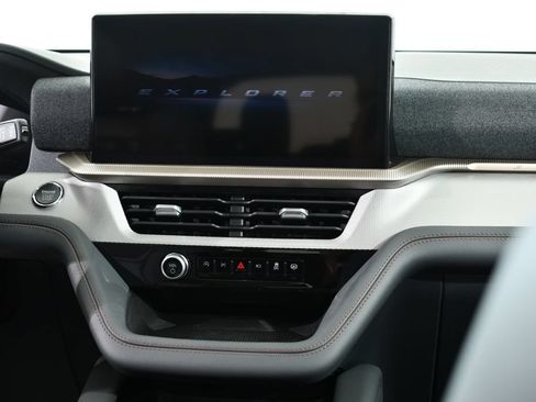 New 2026 Ford Explorer Active w/ Active Comfort Package AWD/4WD image 9
