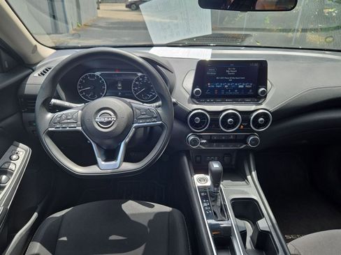 Used 2025 Nissan Sentra SV FWD image 9