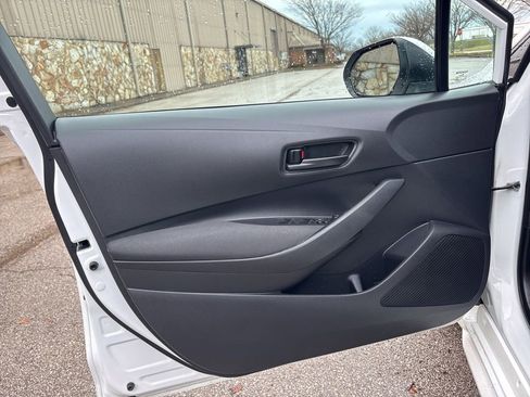 Used 2022 Toyota Corolla LE image 14