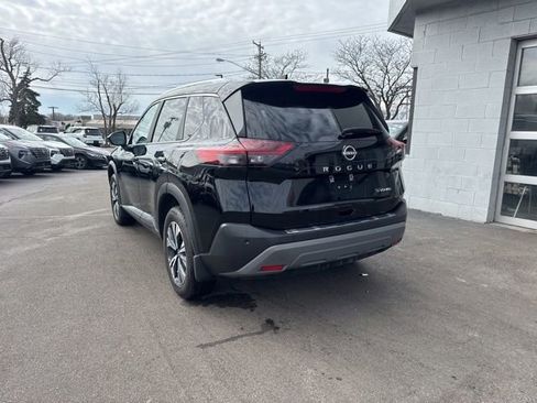Used 2023 Nissan Rogue SV w/ SV Premium B Package image 4