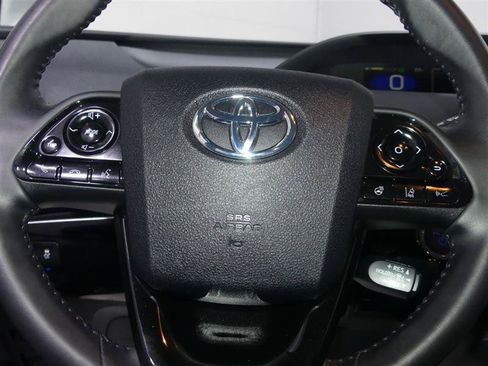 Used 2022 Toyota Prius FWD image 30