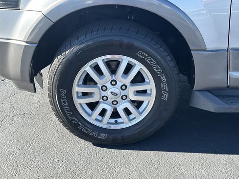 Used 2011 Ford Expedition XLT w/ 202A Rapid Spec Order Code image 11