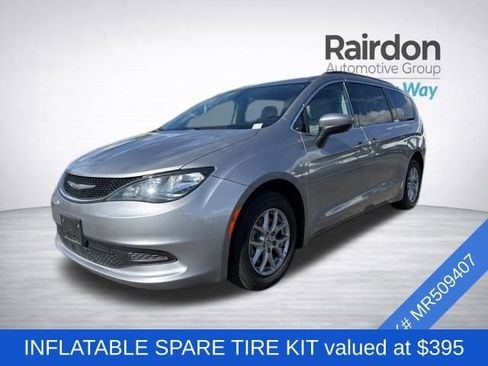 Used 2021 Chrysler Voyager Lxi FWD image 3