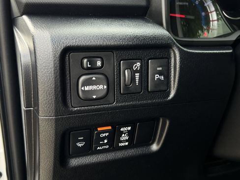 Used 2019 Toyota 4Runner Limited AWD/4WD image 14
