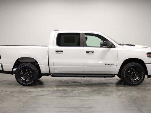 New 2026 RAM 1500 Express AWD/4WD image 9