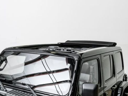 Used 2022 Jeep Wrangler Unlimited Sahara AWD/4WD image 2