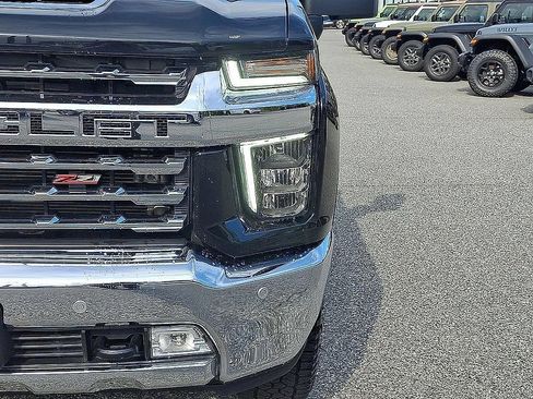 Used 2022 Chevrolet Silverado 2500 LTZ w/ LTZ Premium Package AWD/4WD image 9