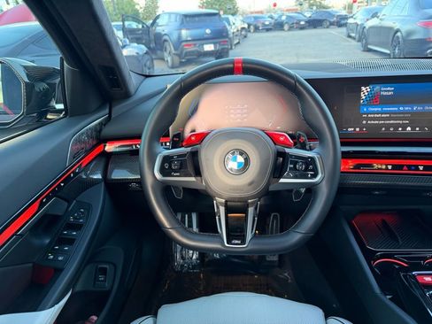Used 2025 BMW M5 w/ Carbon Package image 28