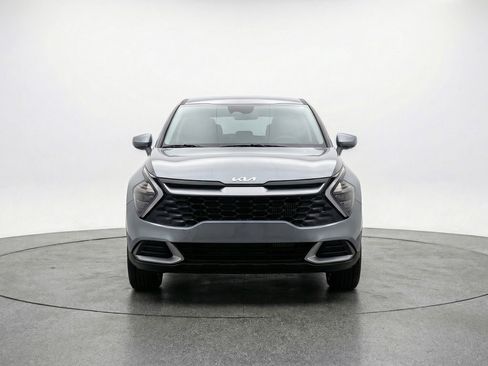 Used 2025 Kia Sportage LX image 2