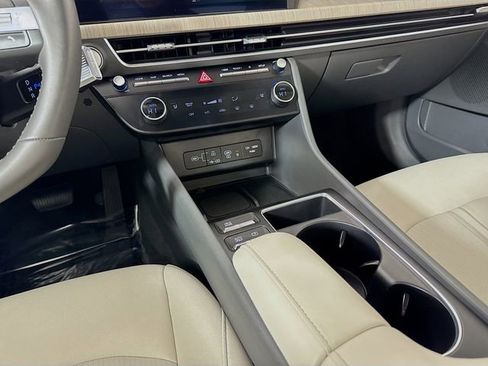 Certified 2025 Hyundai Sonata SEL FWD image 24