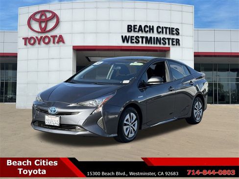 Used 2016 Toyota Prius Three image 6