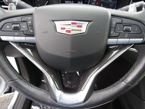 Used 2020 Cadillac XT6 Sport image 20