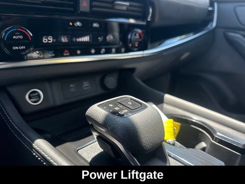 Used 2023 Nissan Rogue SL w/ SL Premium Package FWD image 19