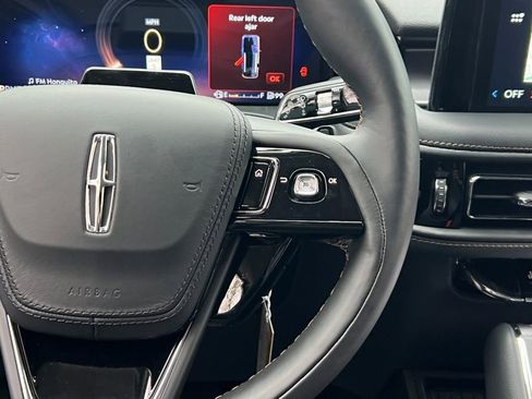 New 2026 Lincoln Aviator AWD w/ Jet Appearance Package image 15