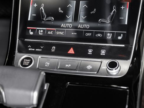 Used 2025 Audi A8 L 3.0T AWD/4WD image 38