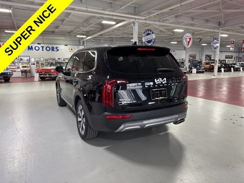 Used 2022 Kia Telluride S AWD/4WD image 3