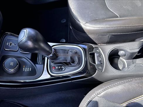 Used 2021 Jeep Compass Limited AWD/4WD image 19