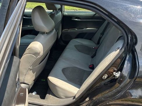 Used 2021 Toyota Camry SE FWD image 8