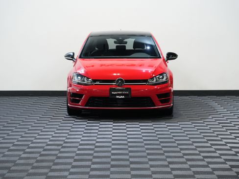 Used 2017 Volkswagen Golf 4-Door AWD/4WD image 4